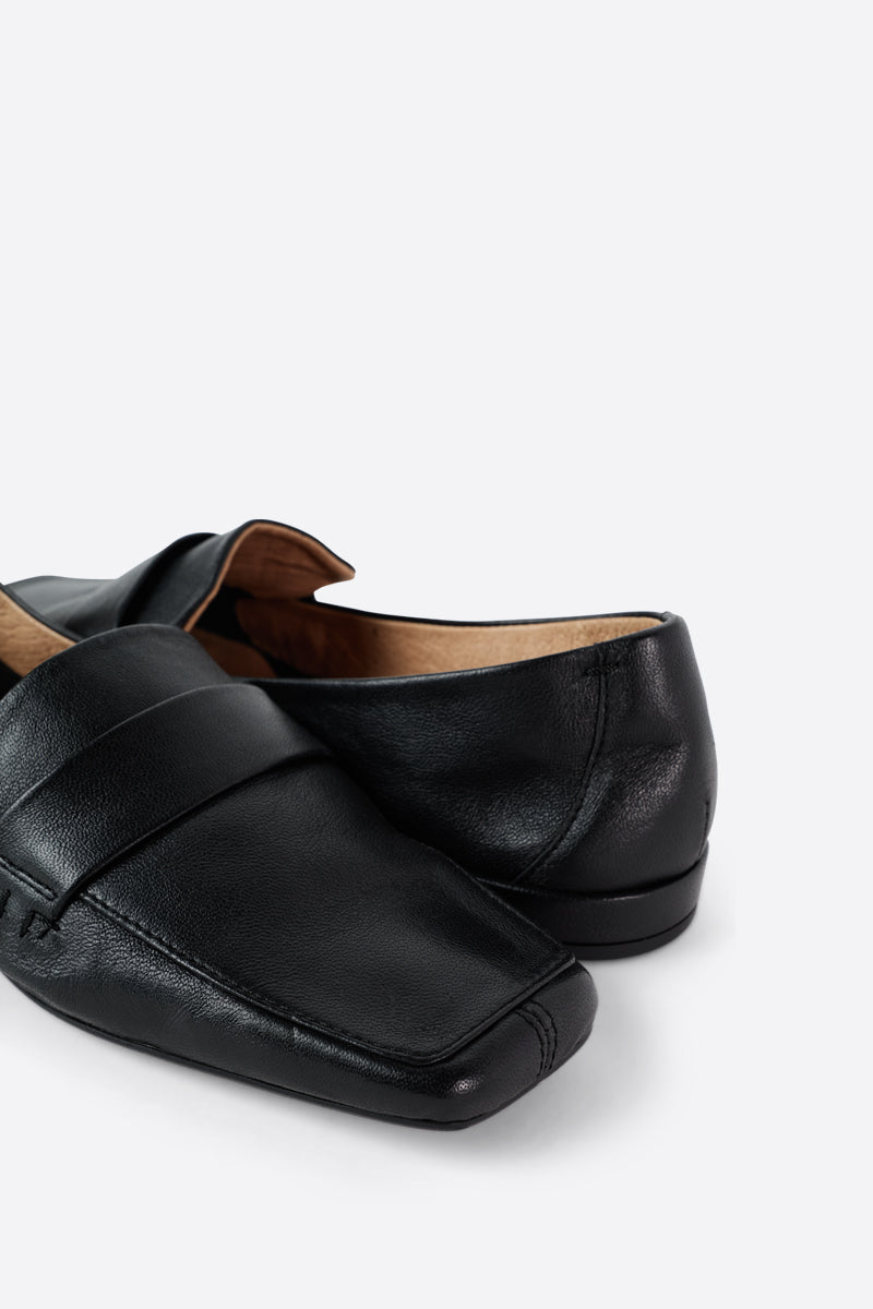 "INTENTIONALLY __________." PINKY LOAFER - Multi