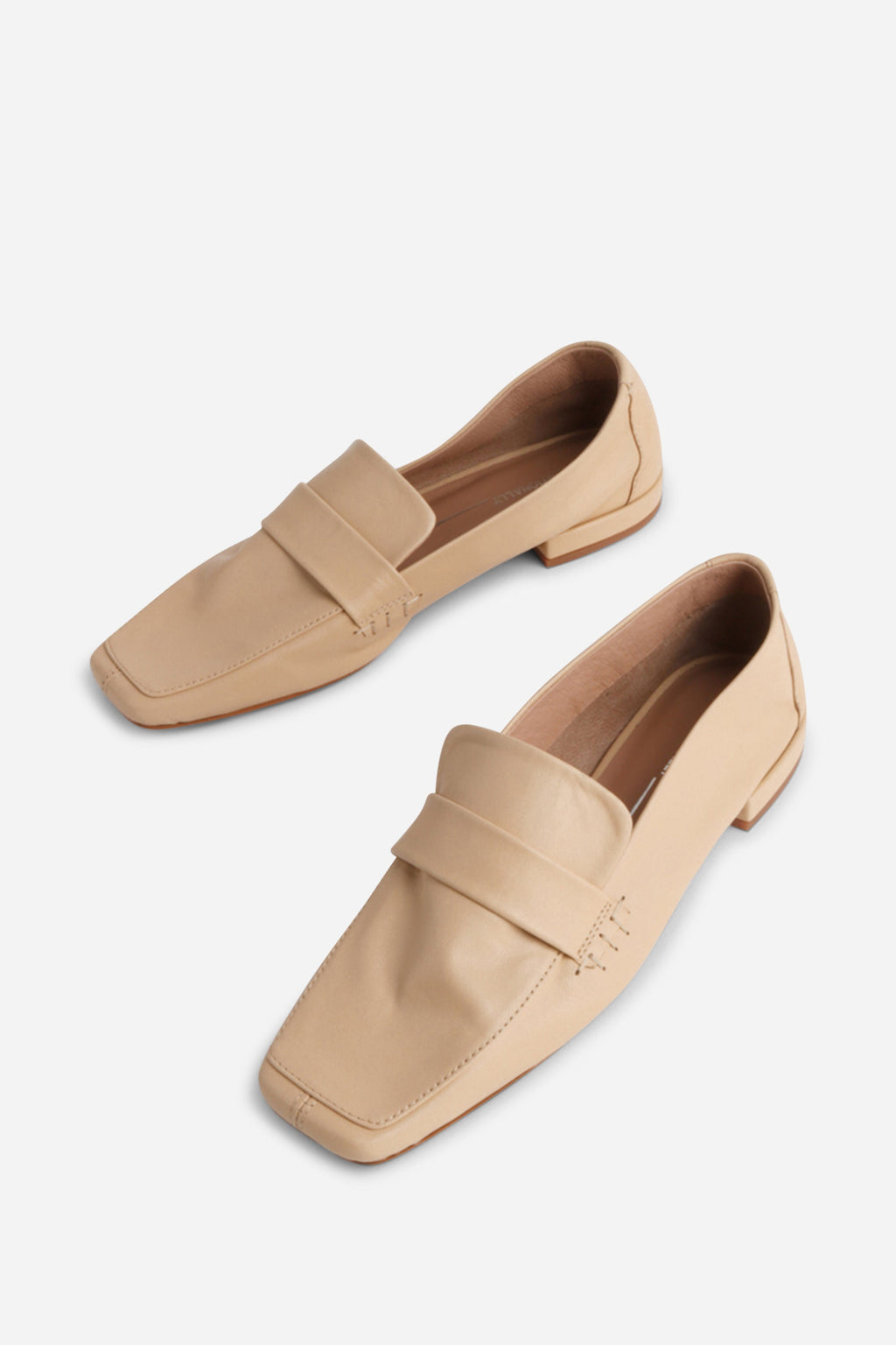 "INTENTIONALLY __________." PINKY LOAFER - Multi