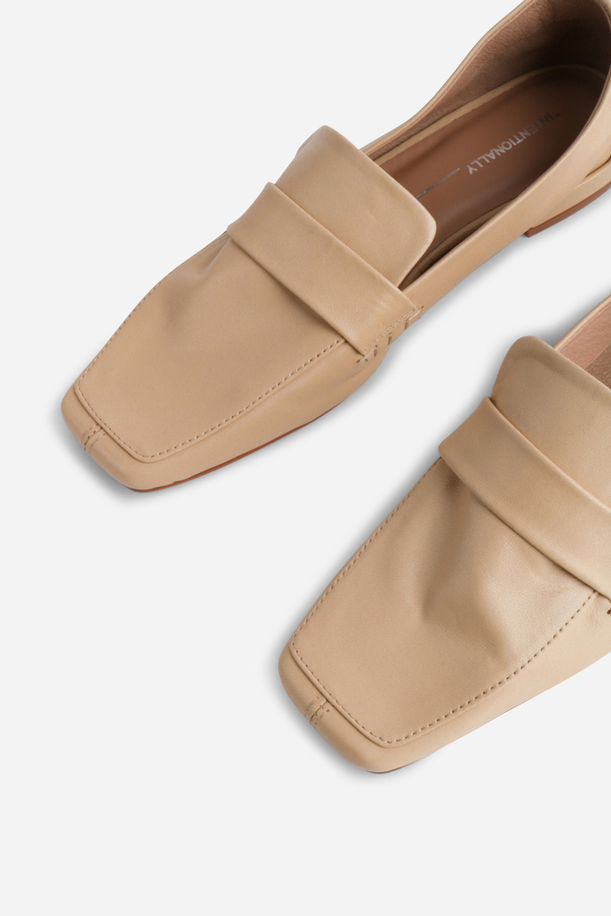 "INTENTIONALLY __________." PINKY LOAFER - Multi