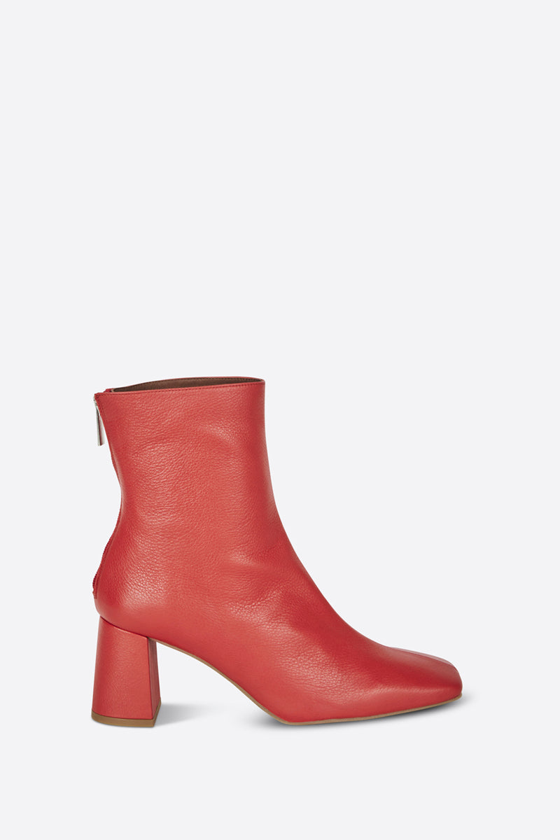 "INTENTIONALLY __________." TABATHA HEELED BOOT - Multi