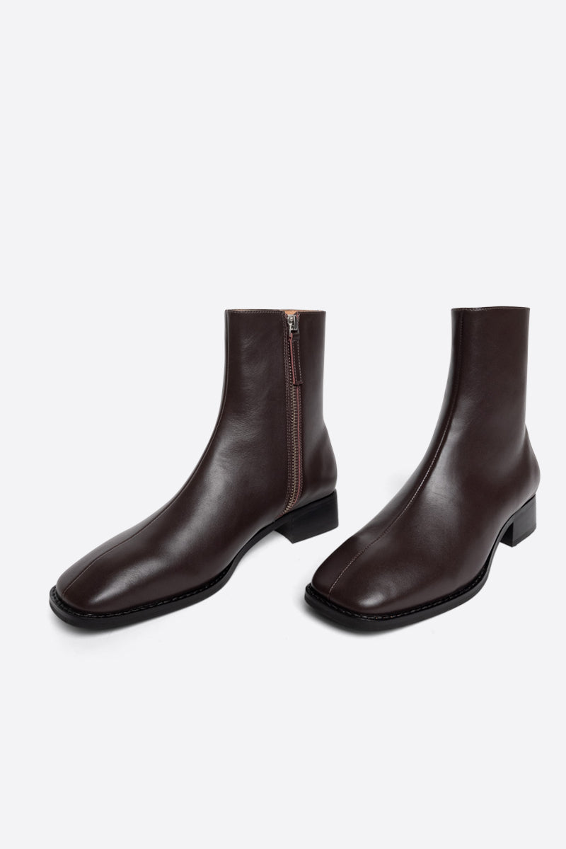 "INTENTIONALLY __________." TOUR LEATHER BOOT - Black/Brown