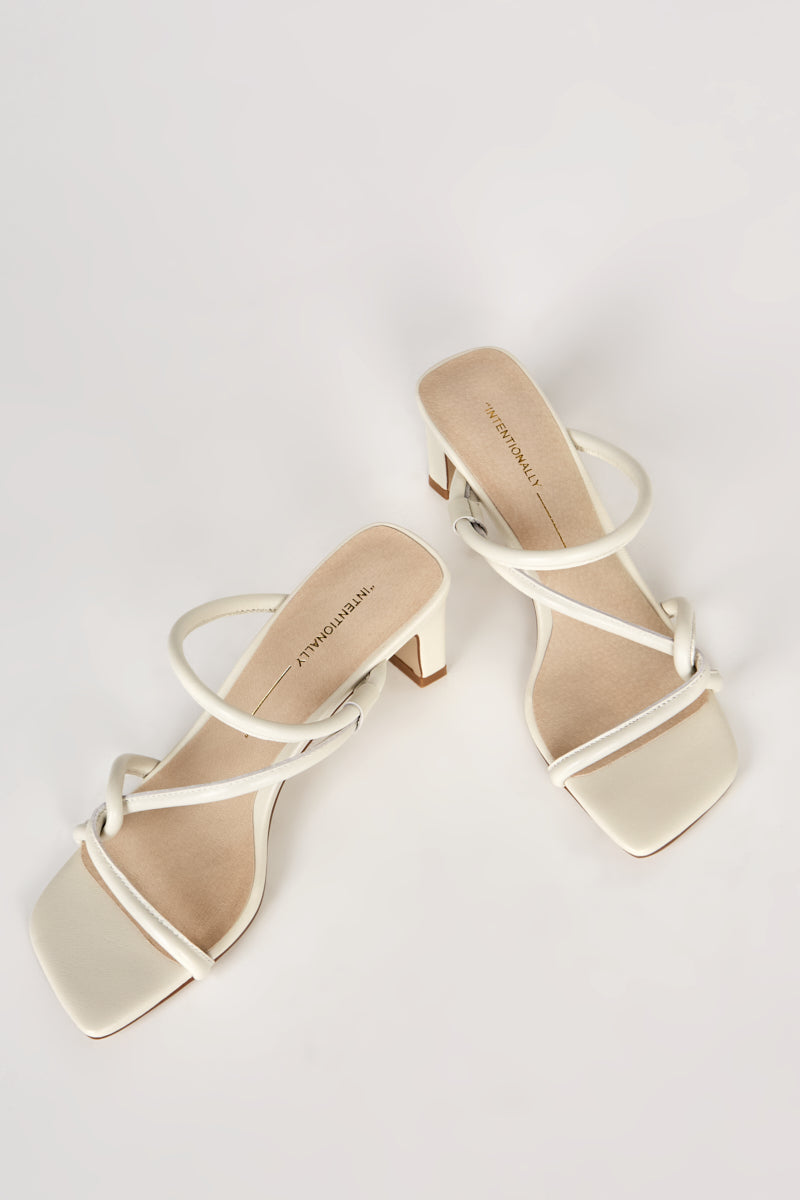 "INTENTIONALLY __________." WILLOW HEELED SANDAL - Black/Cream