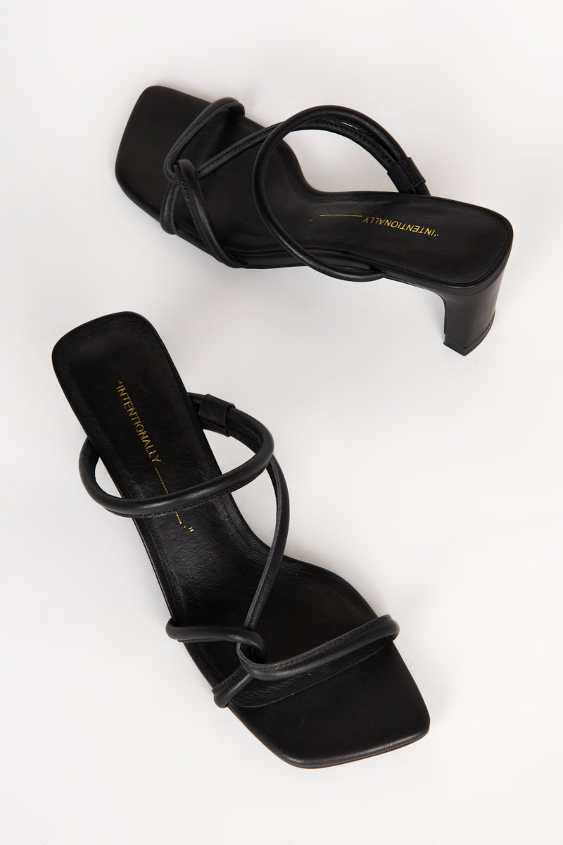 "INTENTIONALLY __________." WILLOW HEELED SANDAL - Black/Cream