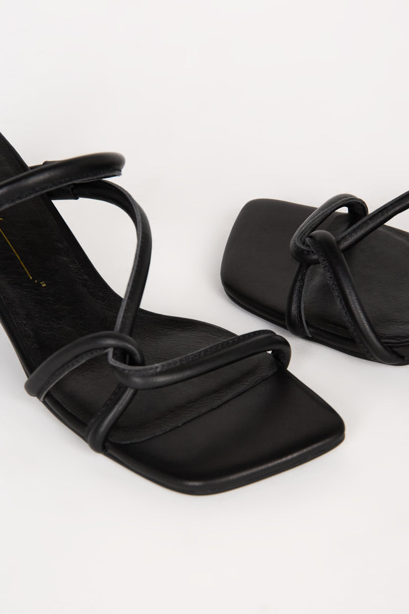 "INTENTIONALLY __________." WILLOW HEELED SANDAL - Black/Cream