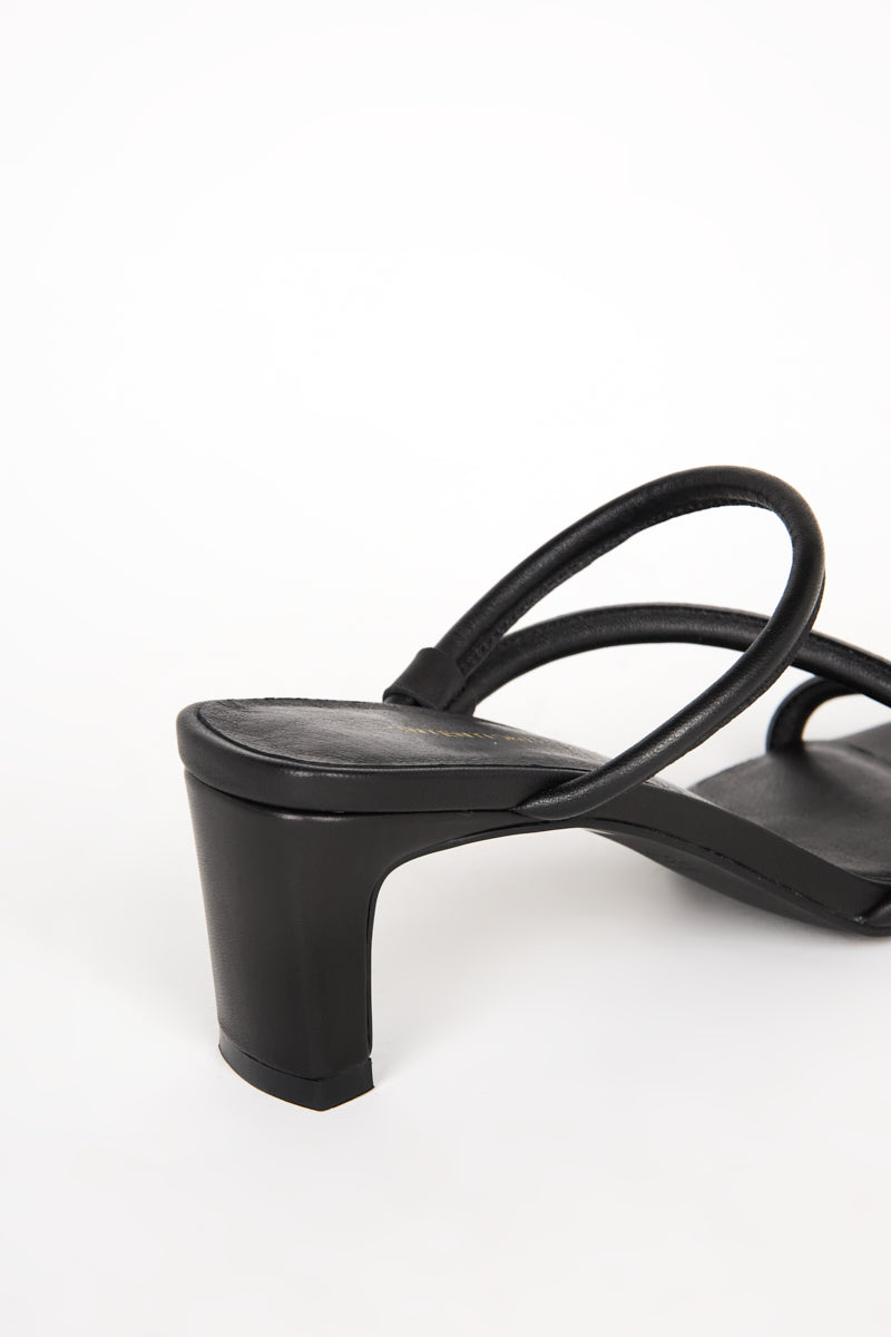 "INTENTIONALLY __________." WILLOW HEELED SANDAL - Black/Cream