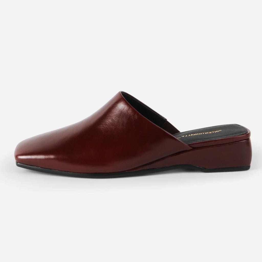 INTENTIONALLY __________. Marer Mule