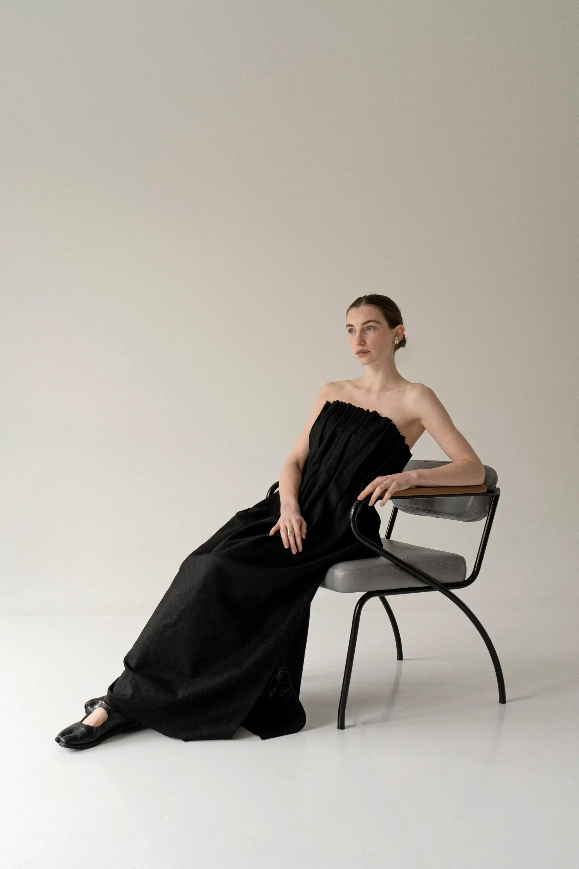 K M by L A N G E Sazha Linen Pleated Dress