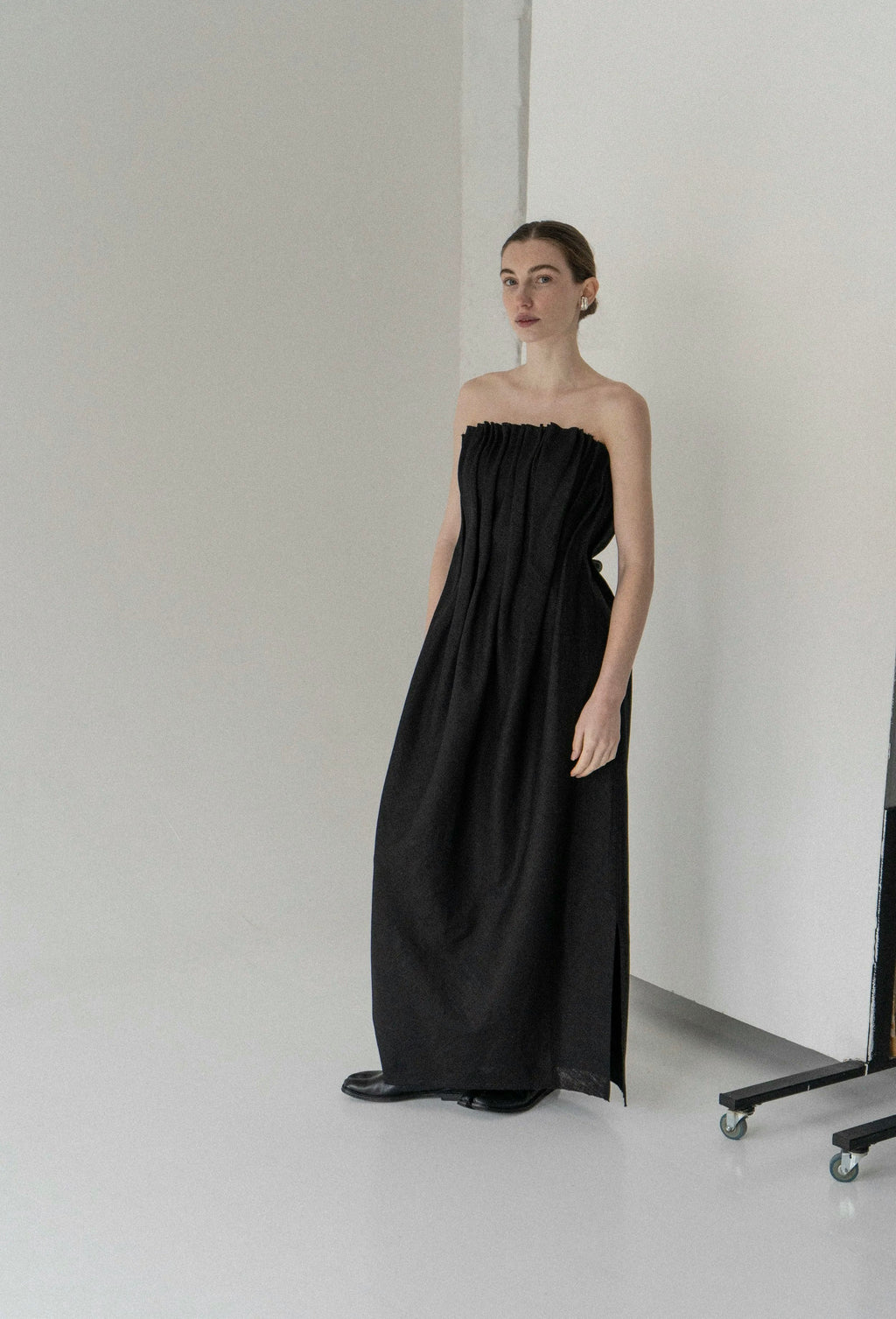 K M by L A N G E Sazha Linen Pleated Dress