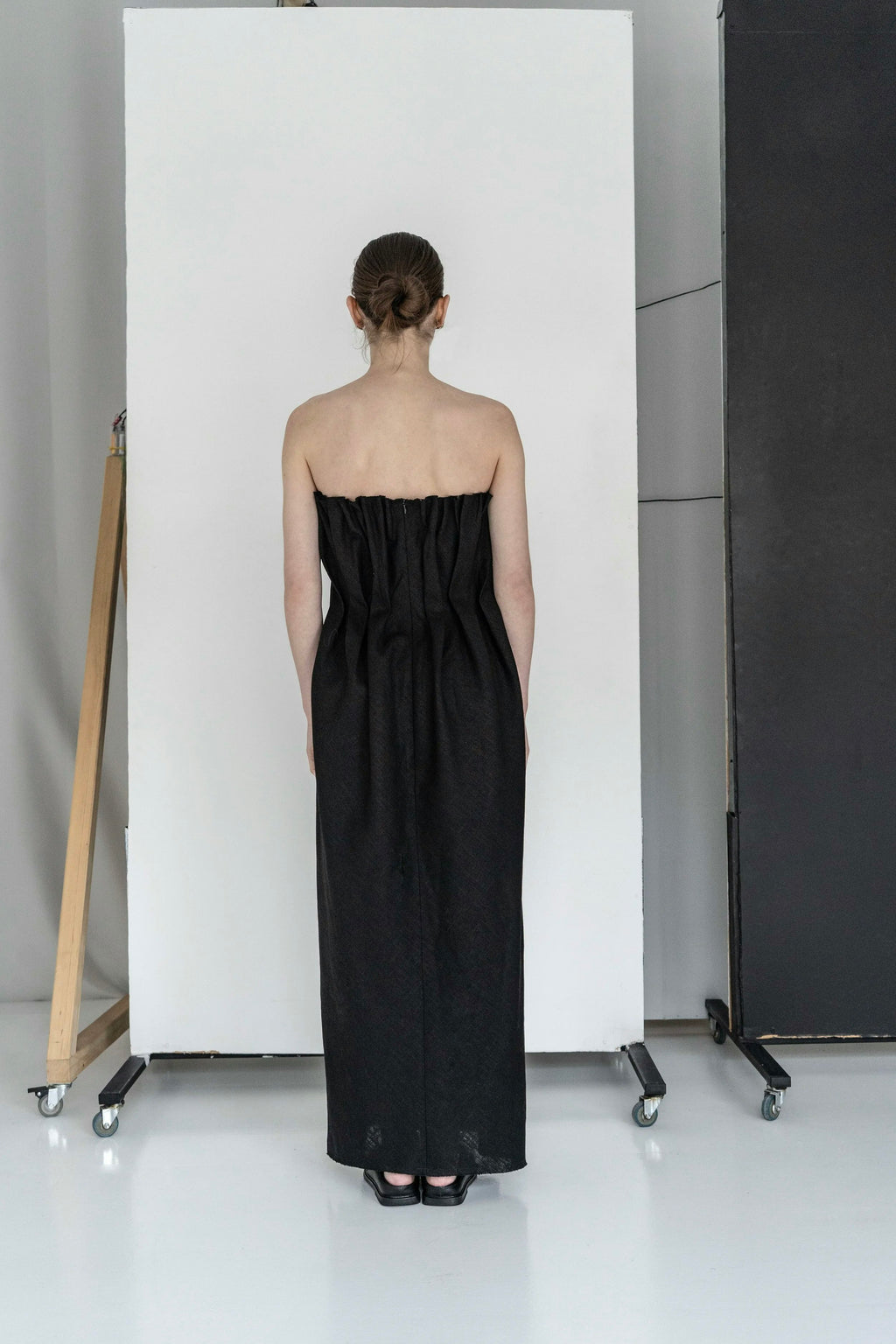K M by L A N G E Sazha Linen Pleated Dress