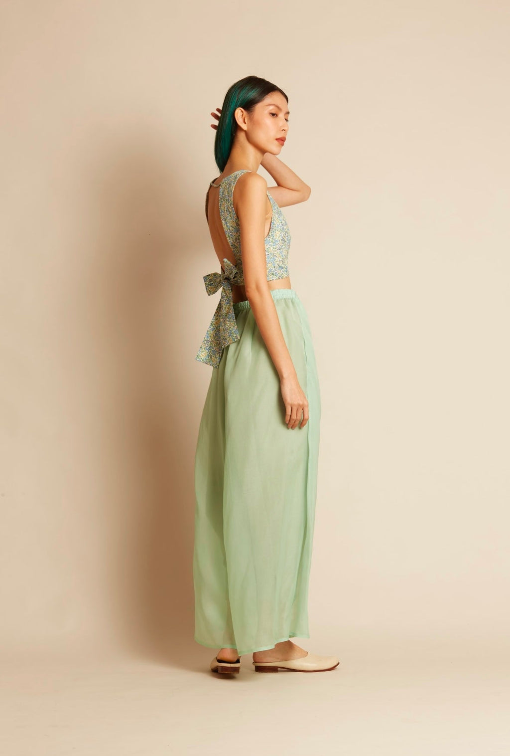 KAAREM La Lan Bralette Open Back Top w/ Tie - Blue Green Floral Print