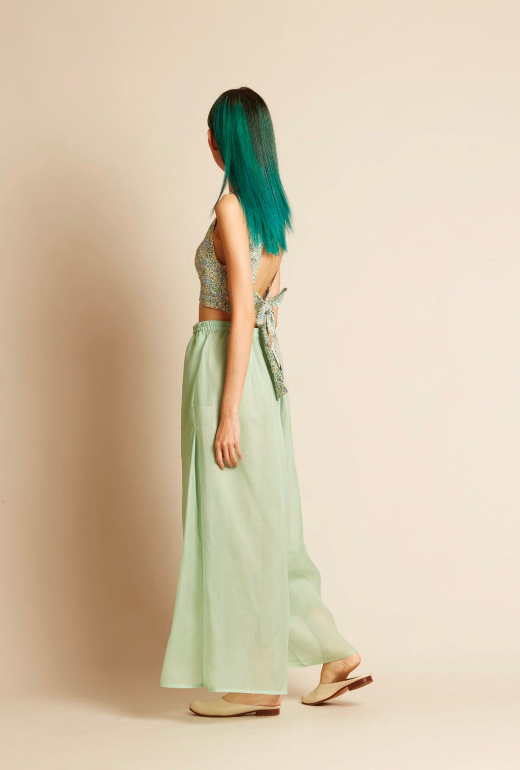 KAAREM La Lan Bralette Open Back Top w/ Tie - Blue Green Floral Print