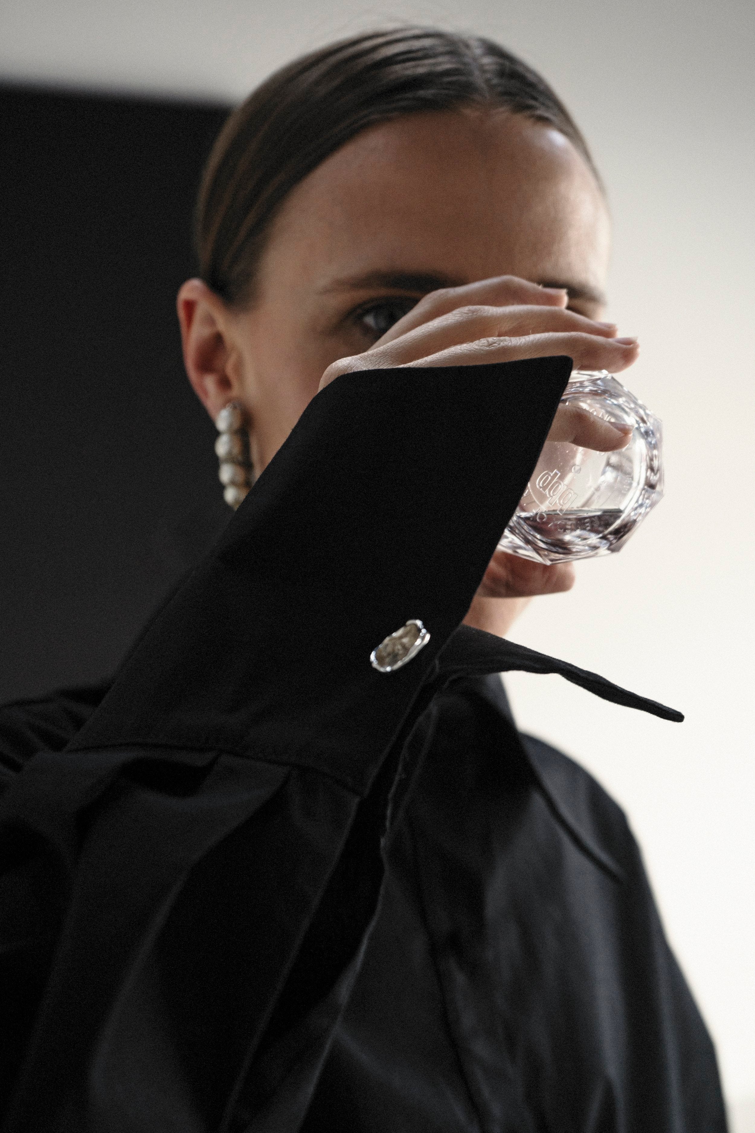 K M by L A N G E LUNA GOLDEN CUFFLINKS