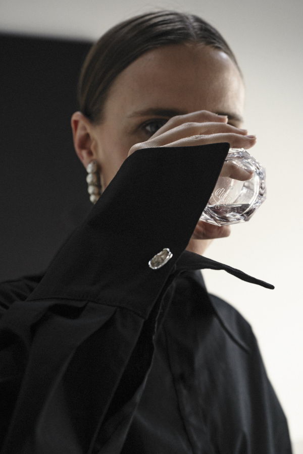 K M by L A N G E LUNA GOLDEN CUFFLINKS