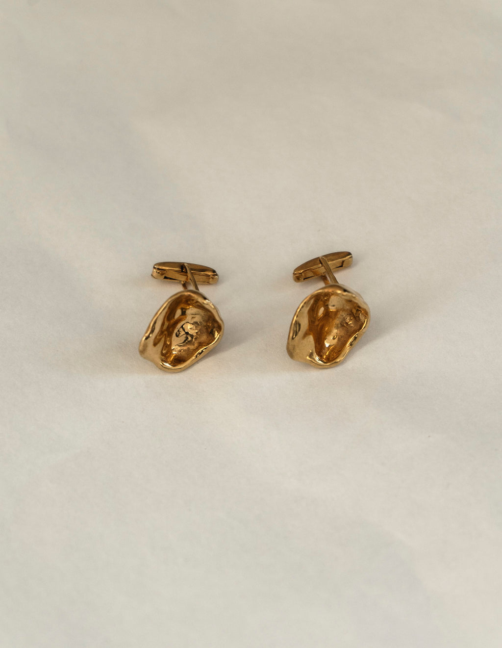 K M by L A N G E LUNA GOLDEN CUFFLINKS