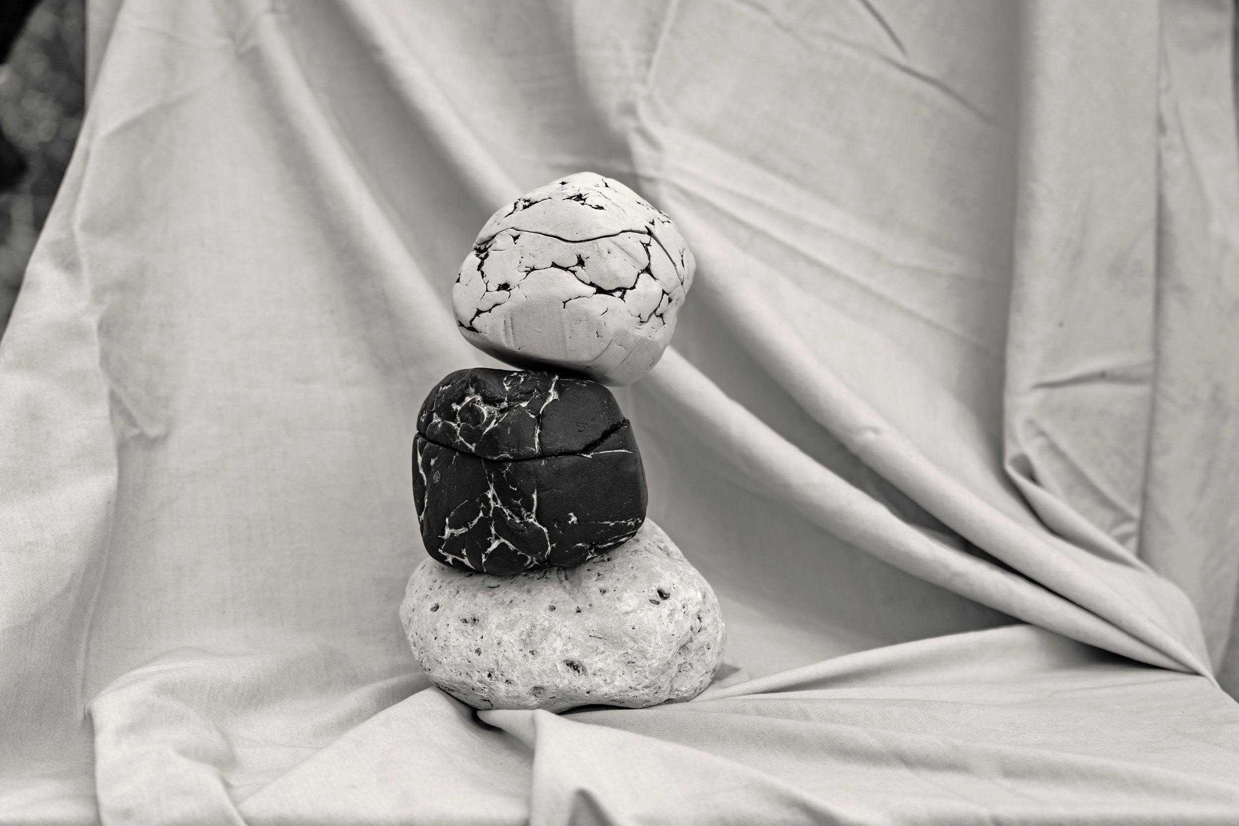 K M by L A N G E LUNA GOLDEN CUFFLINKS