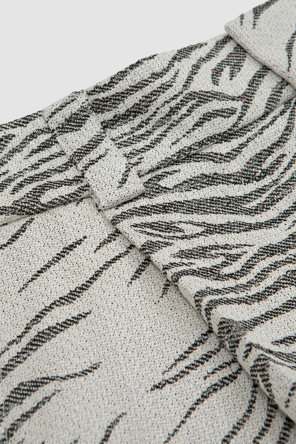 Jacquemus Le Short Navega - Jacquard Mottled Zebra Black