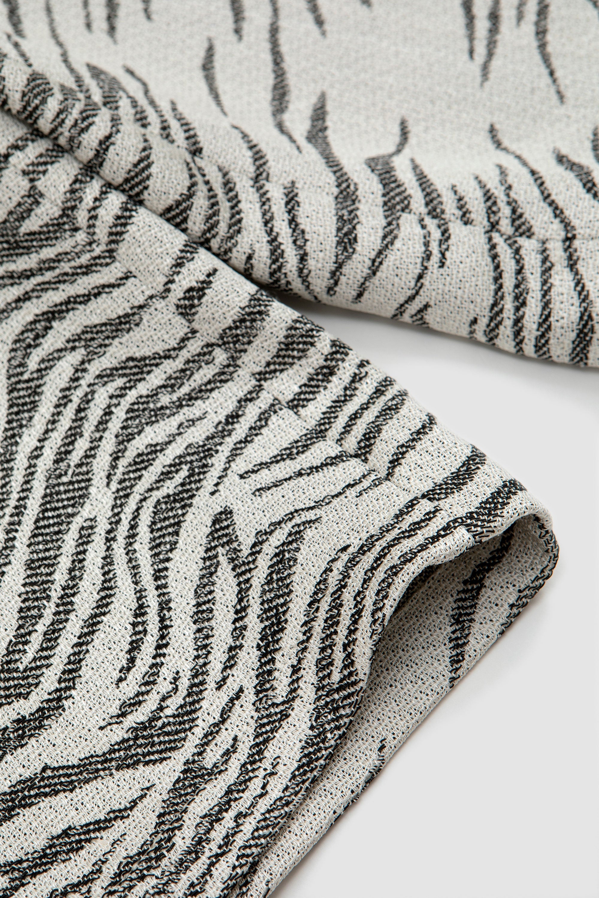 Jacquemus Le Short Navega - Jacquard Mottled Zebra Black