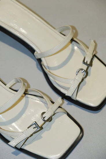 Alohas Liko Onix Cream Leather Sandals