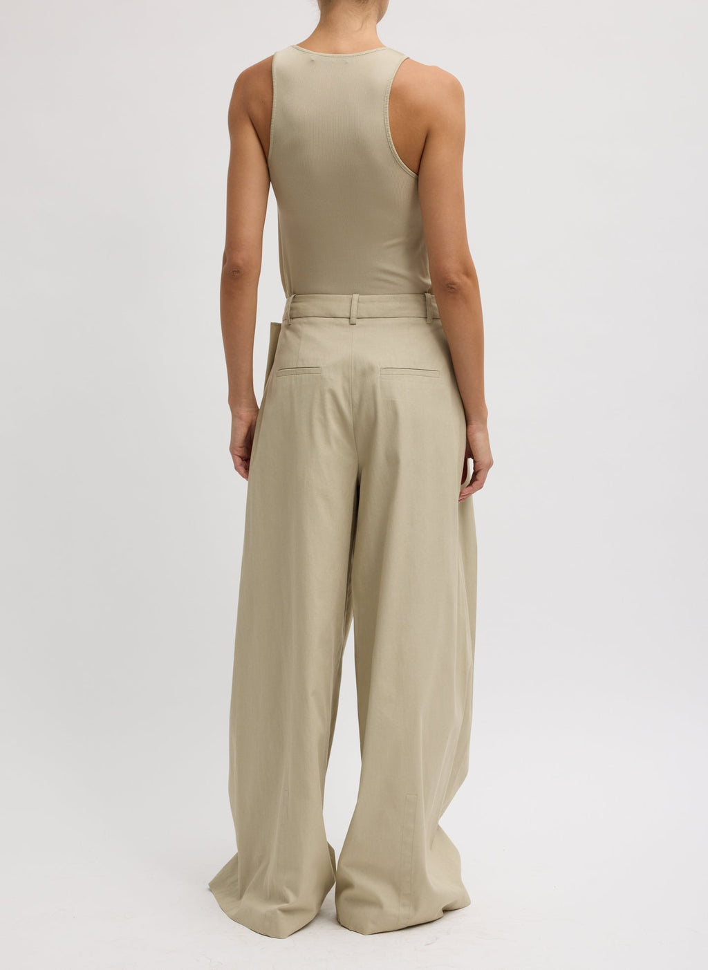 Tibi Luxe Spring Twill Pleated Trouser - Taupe