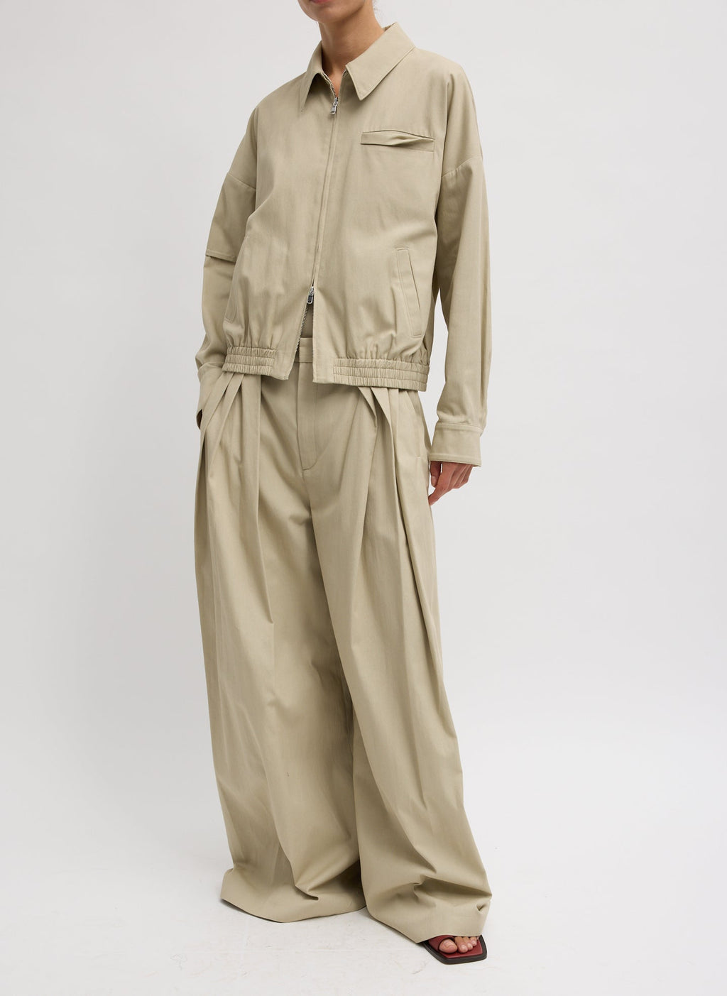 Tibi Luxe Spring Twill Pleated Trouser - Taupe