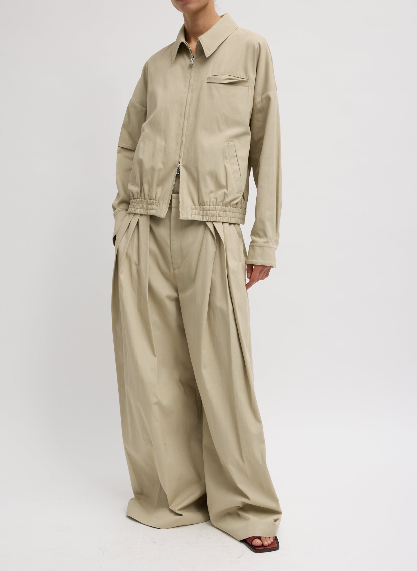 Tibi Luxe Spring Twill Pleated Trouser - Taupe