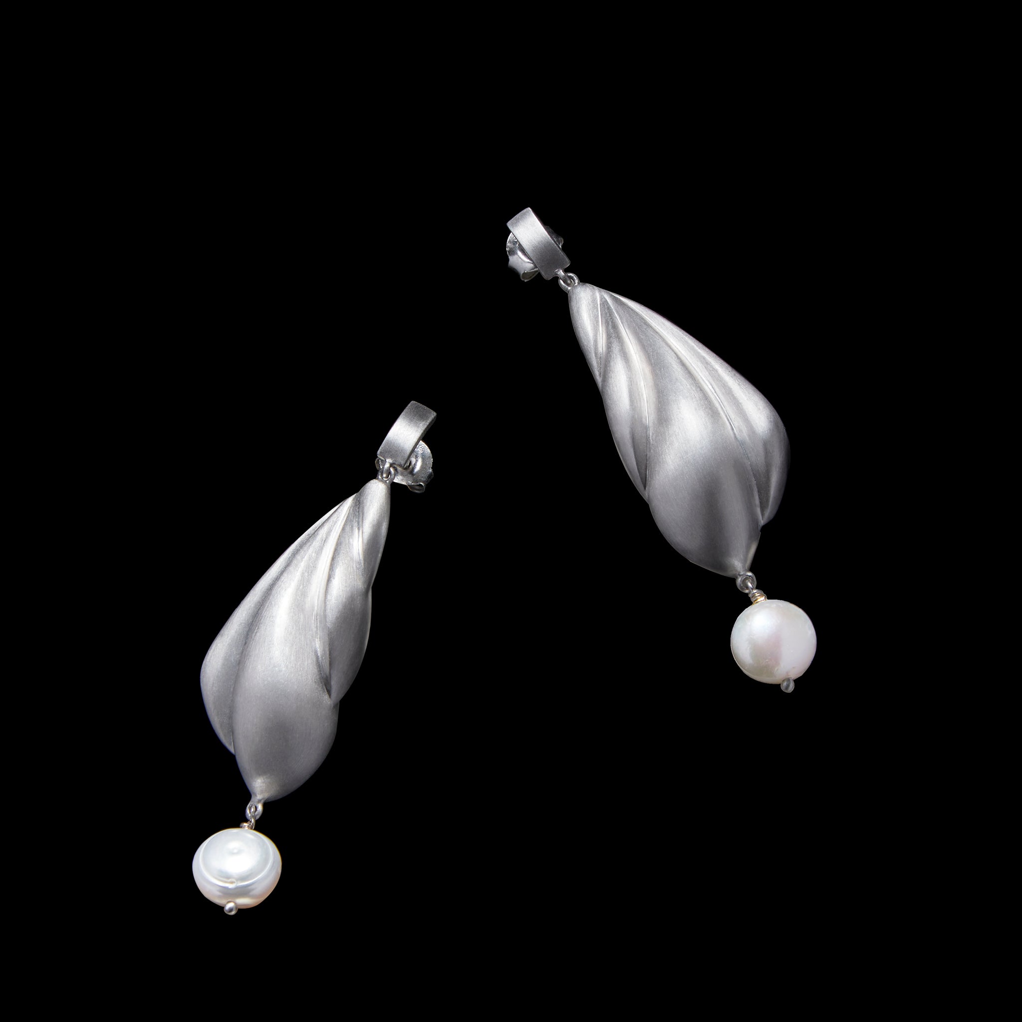 MING YU WANG Glacier Earrings - Sterling Silver/Pearl