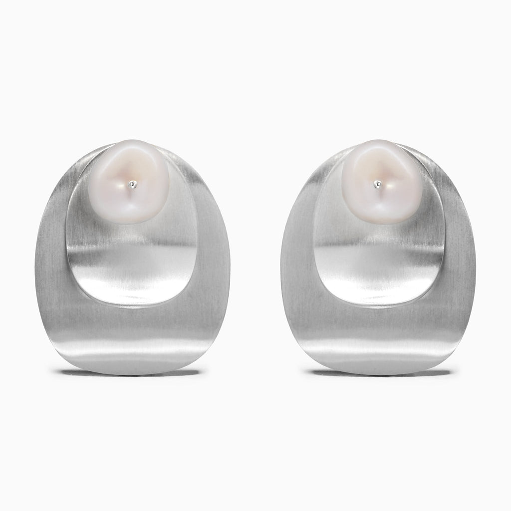 MING YU WANG Yoko Earrings - Silver/Pearl