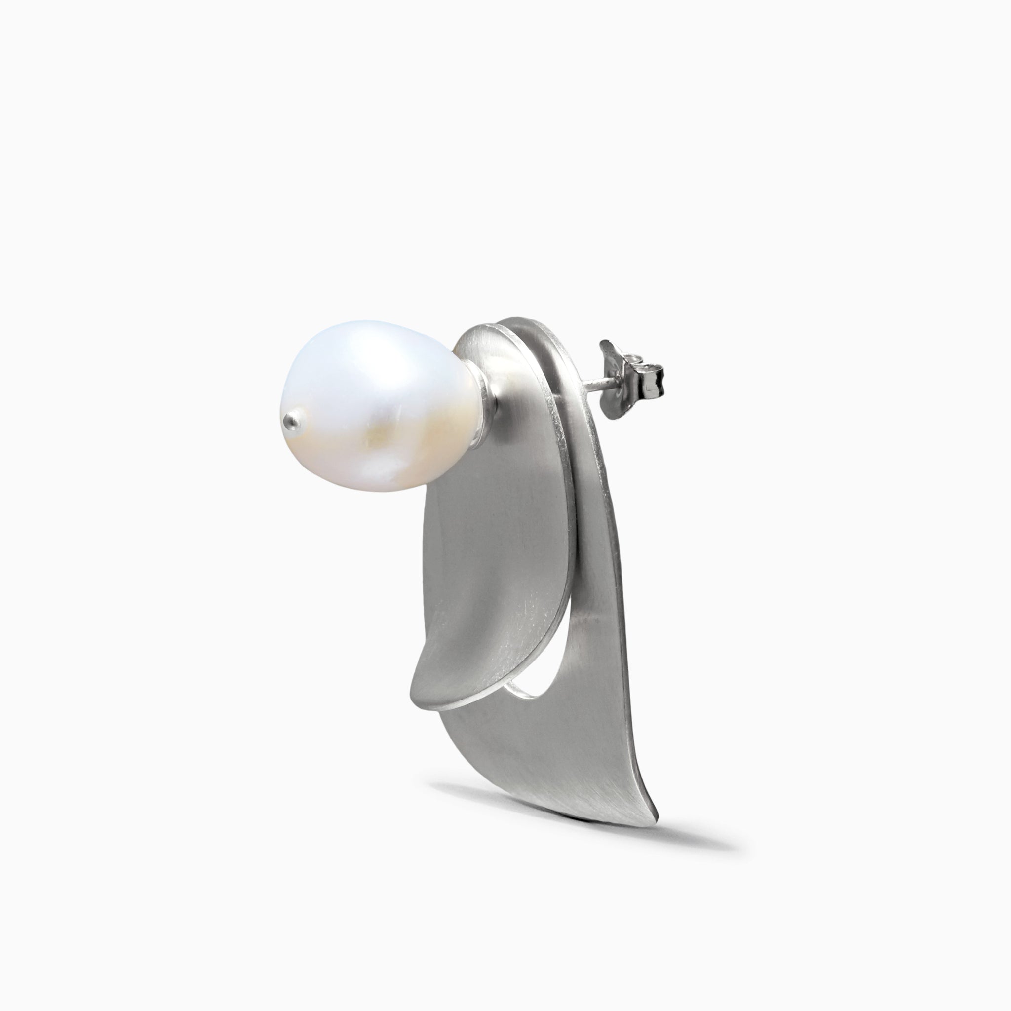 MING YU WANG Yoko Earrings - Silver/Pearl