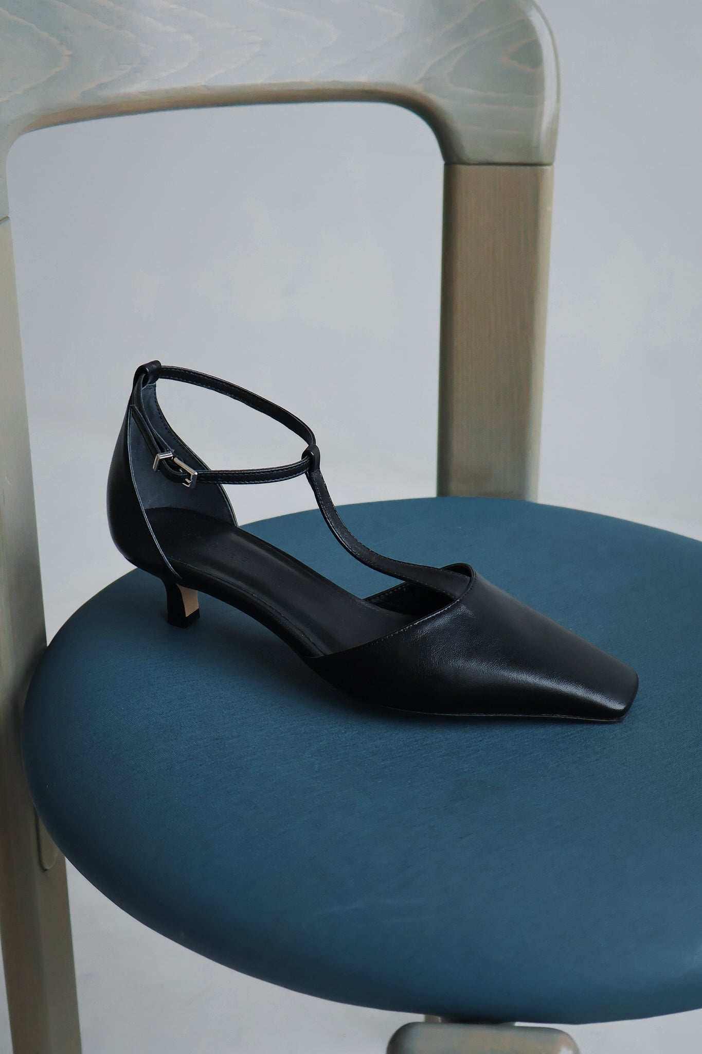 Maguire Almada Pump - Black