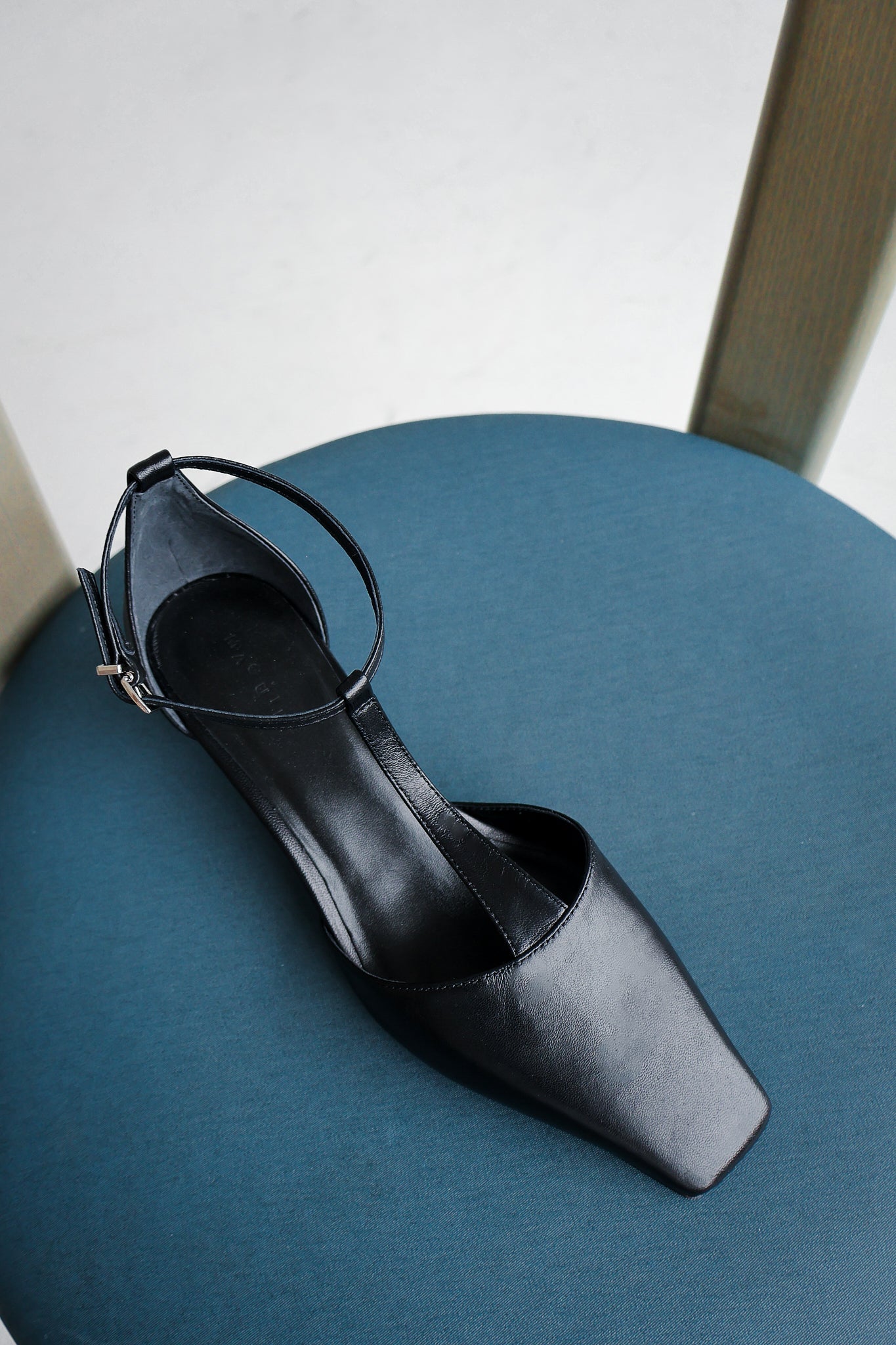 Maguire Almada Pump - Black