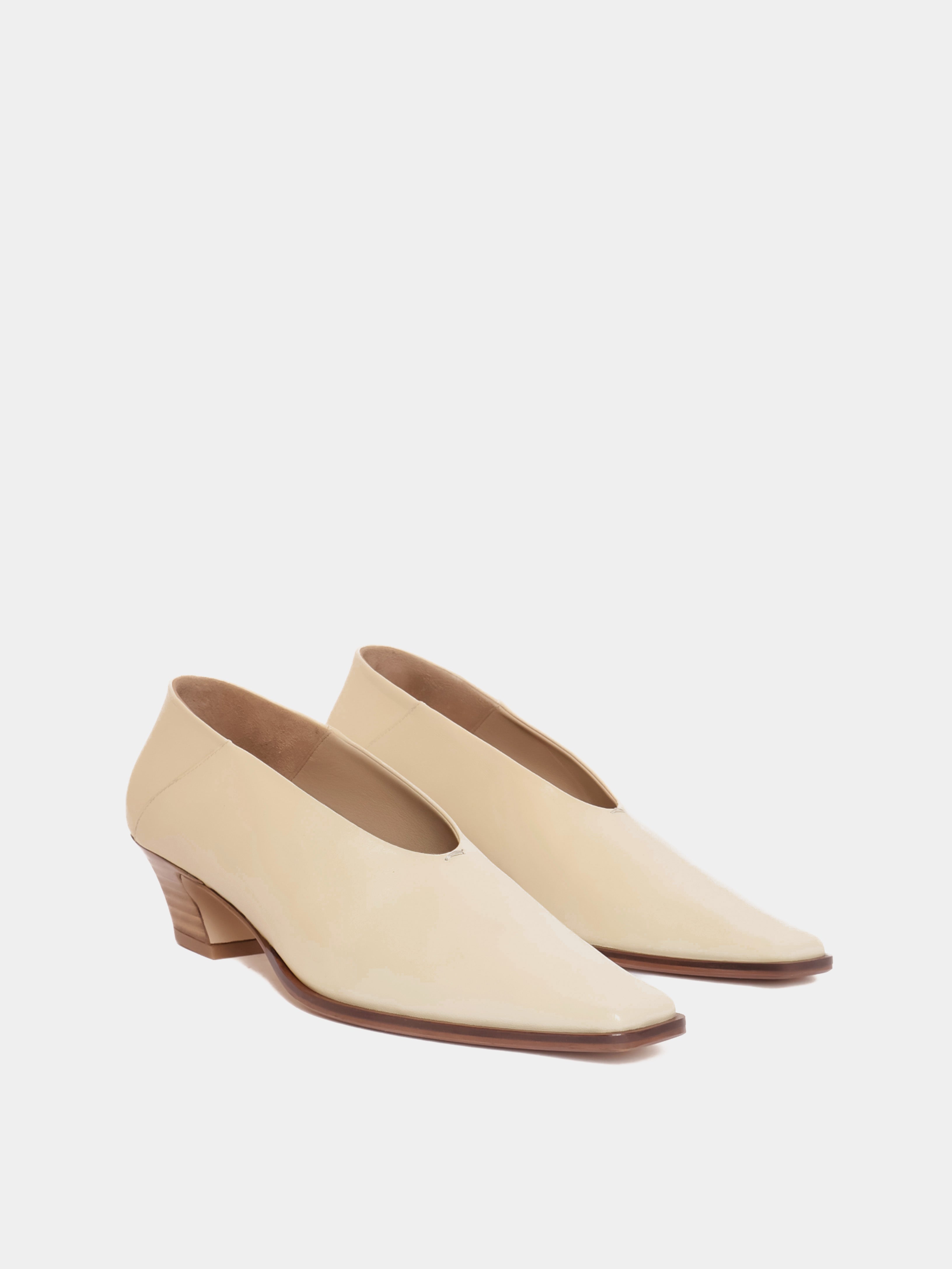 Maguire Soria Closed Toe Heel