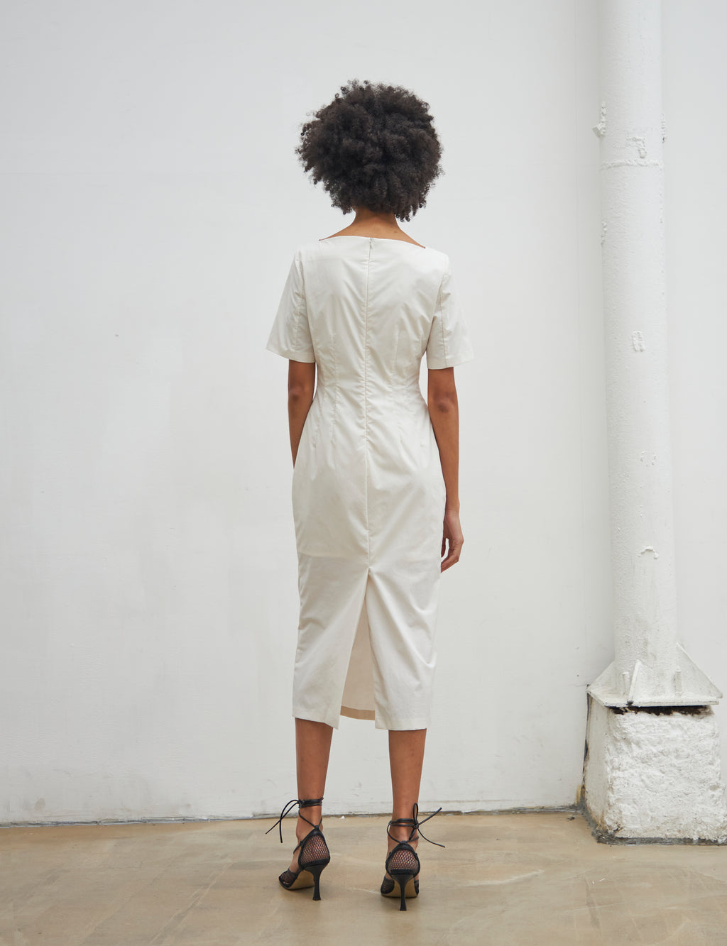 Maison De Ines SECOND HALF MOON NECK DRESS - white