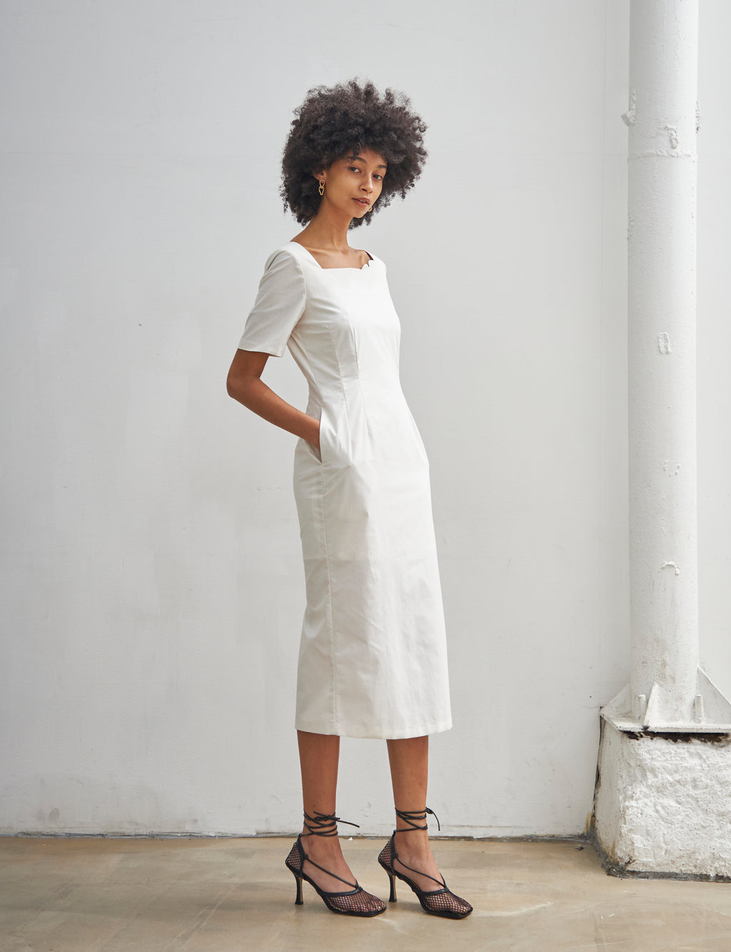 Maison De Ines SECOND HALF MOON NECK DRESS - white