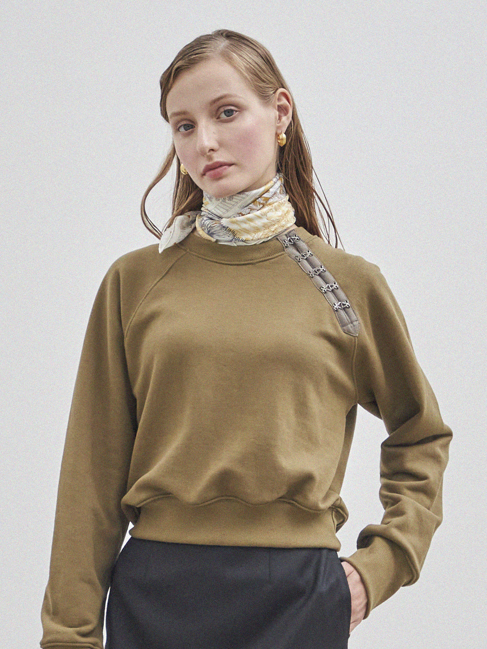 Maison De Ines Side Eyelet Sweatshirt - Khaki 