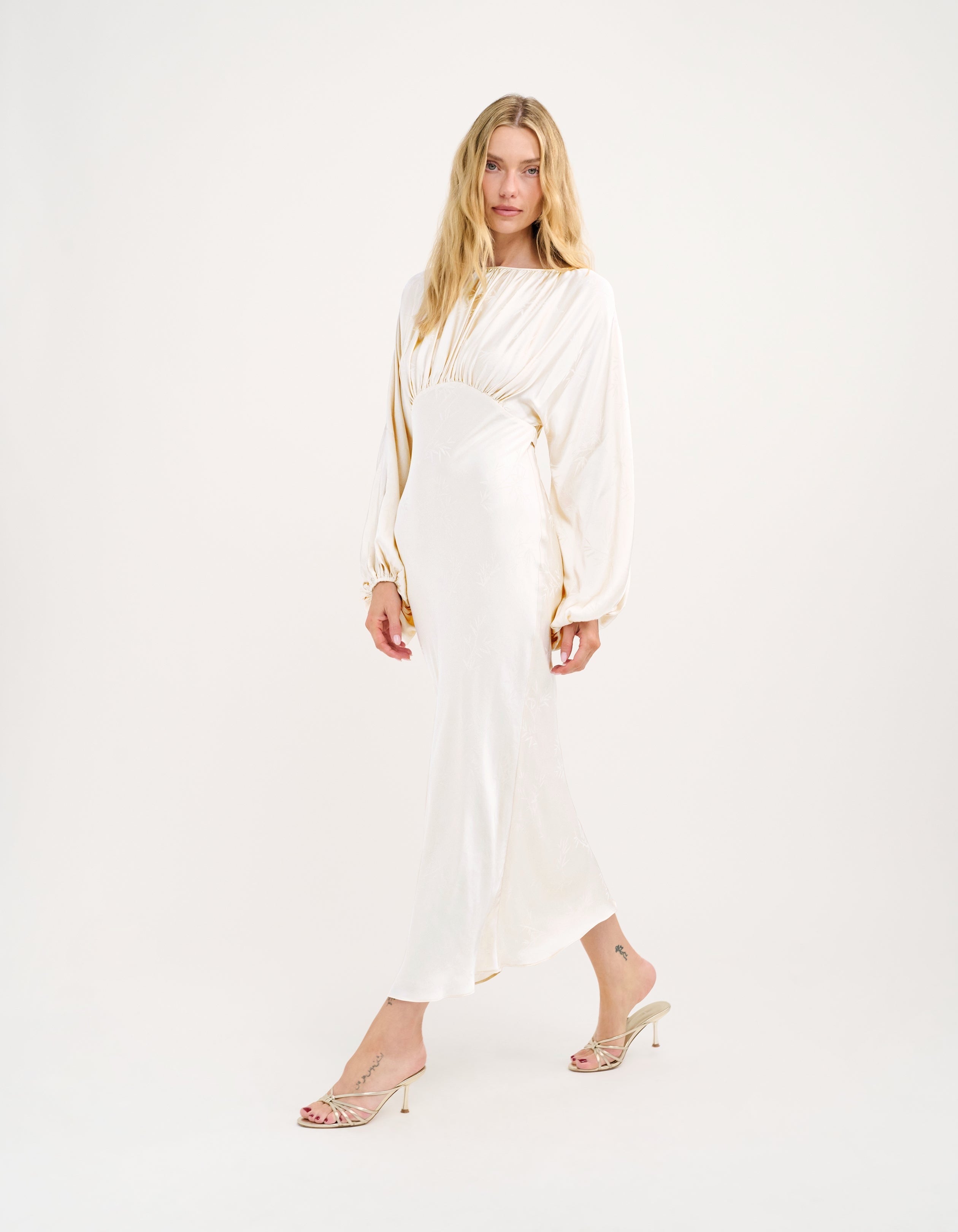 RUMORED Memoire Midi Dress
