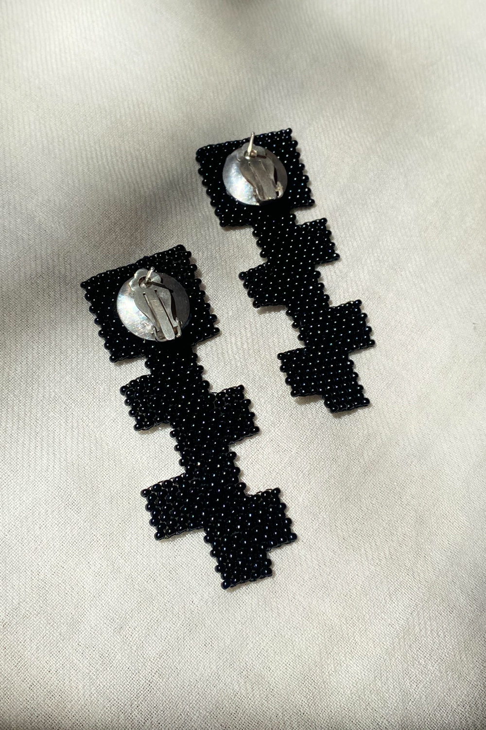 Mozhdeh Matin Milka Short Earrings - Black
