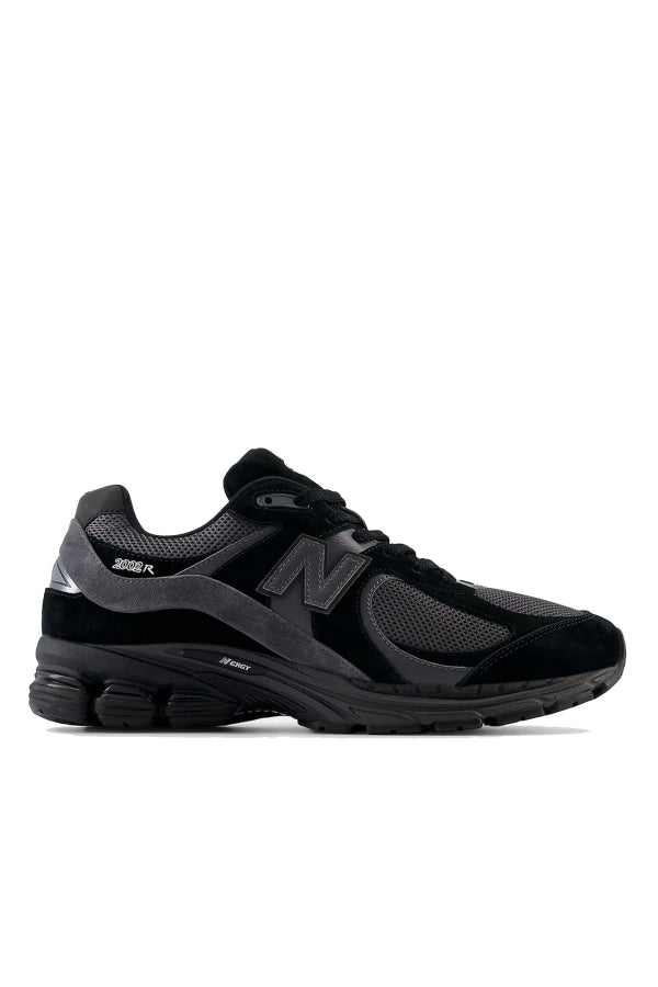 New Balance 2002R Sneaker - Black w/ Magnet