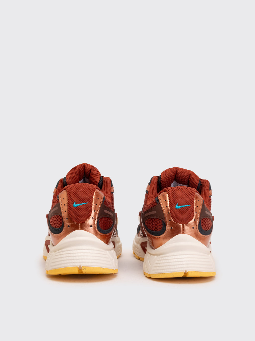 Nike V5 RNR Sneakers - Orange