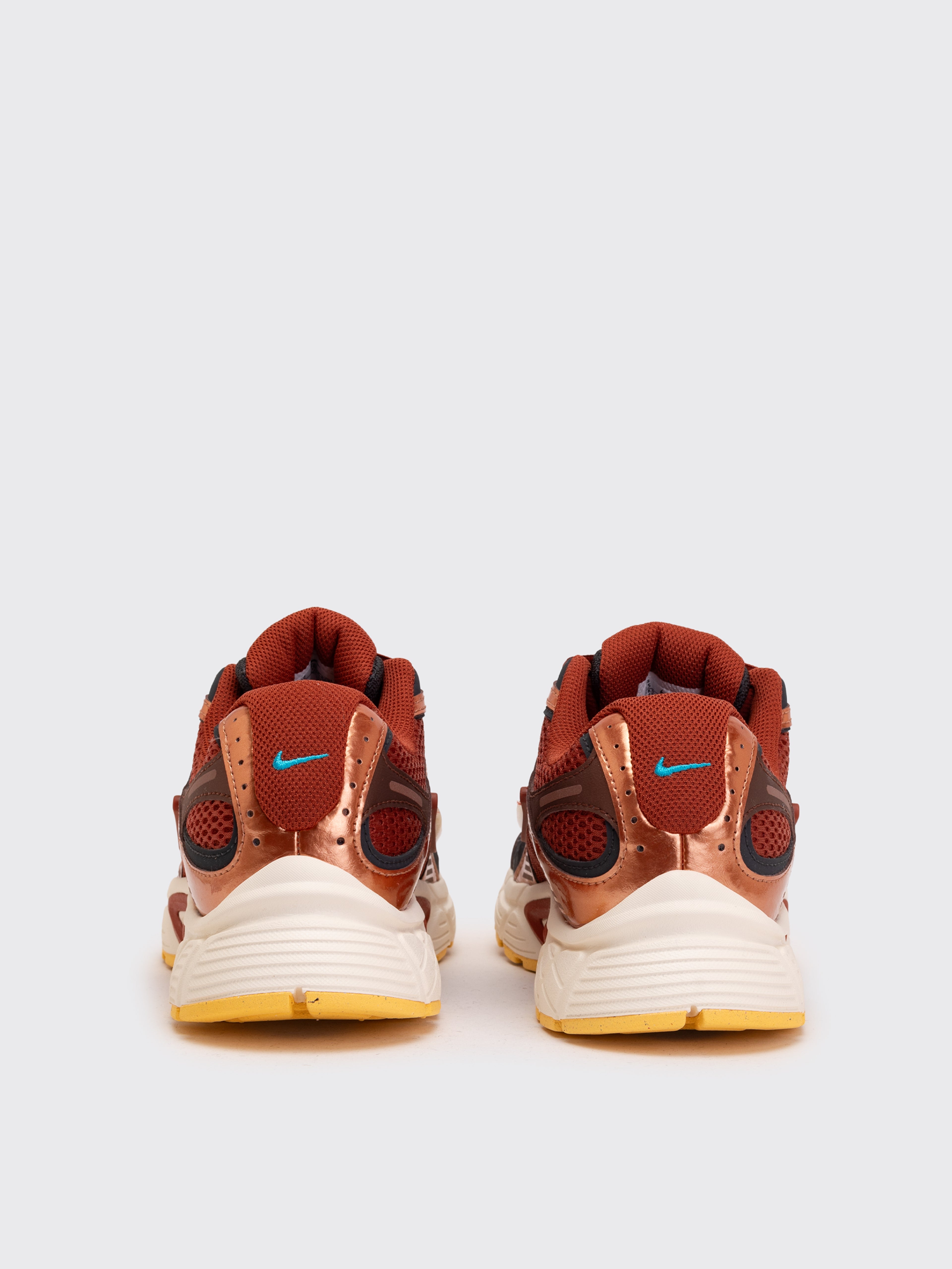 Nike V5 RNR Sneakers - Orange