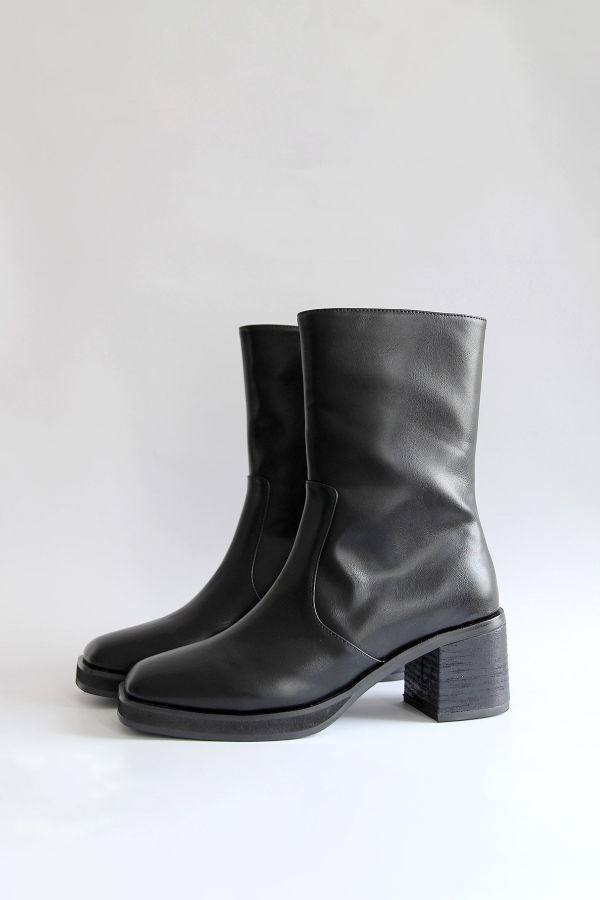 Intentionally Blank Norfolk Stacked Ankle Heel Boot