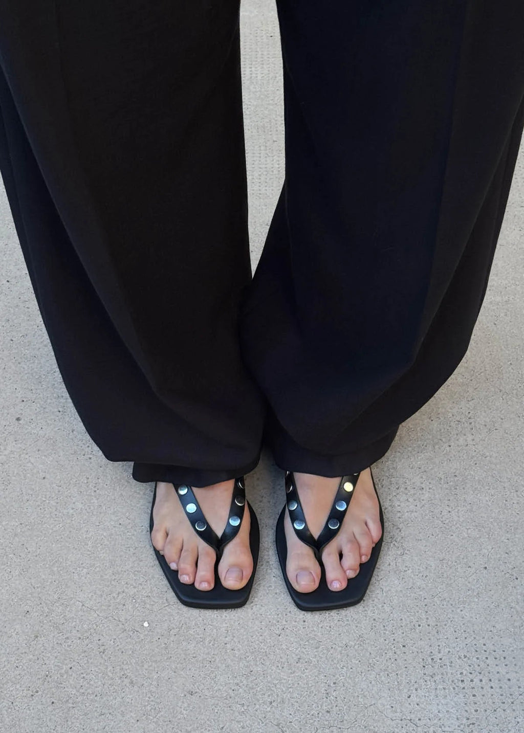 Alohas Ola Studs Leather Sandals