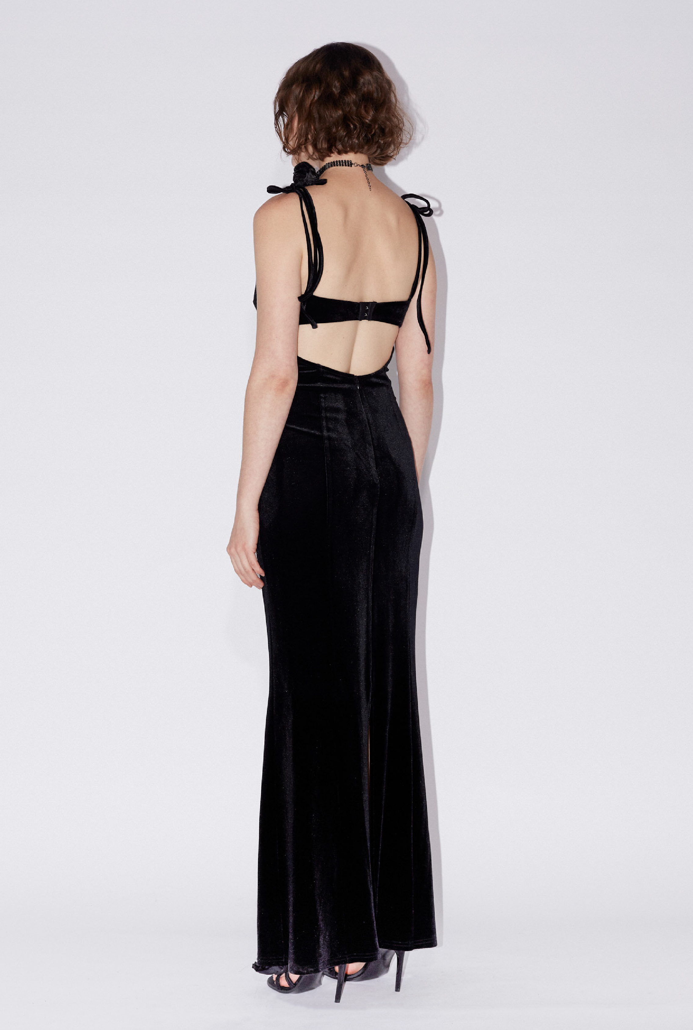 Saemdi Open Back Velvet Dress