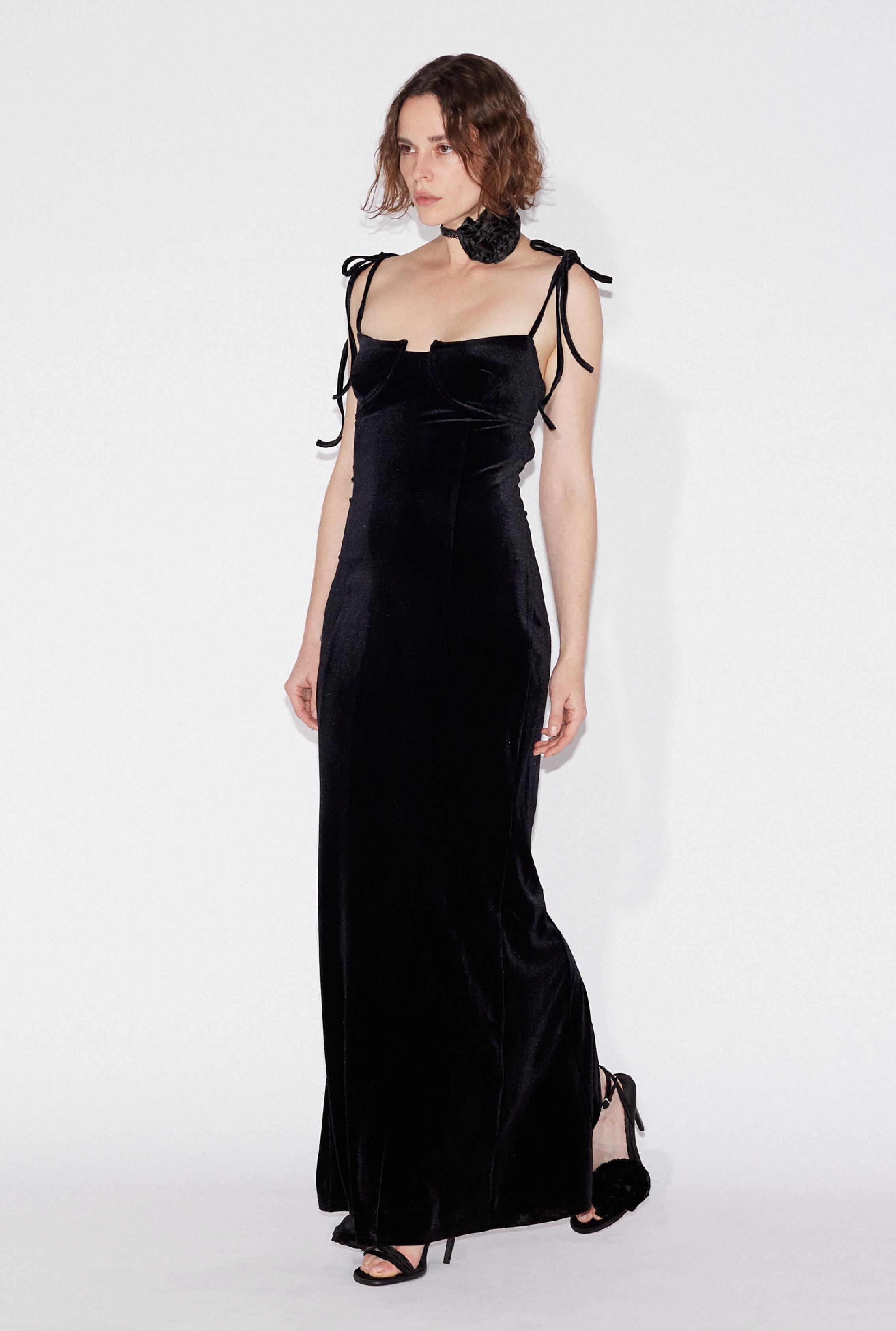 Saemdi Open Back Velvet Dress
