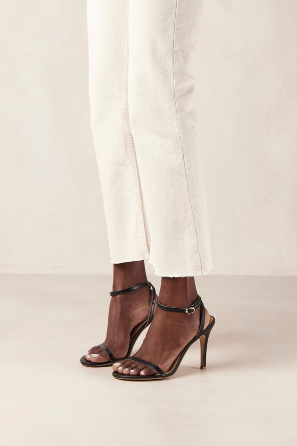 Alohas Otis Leather Sandals - Black