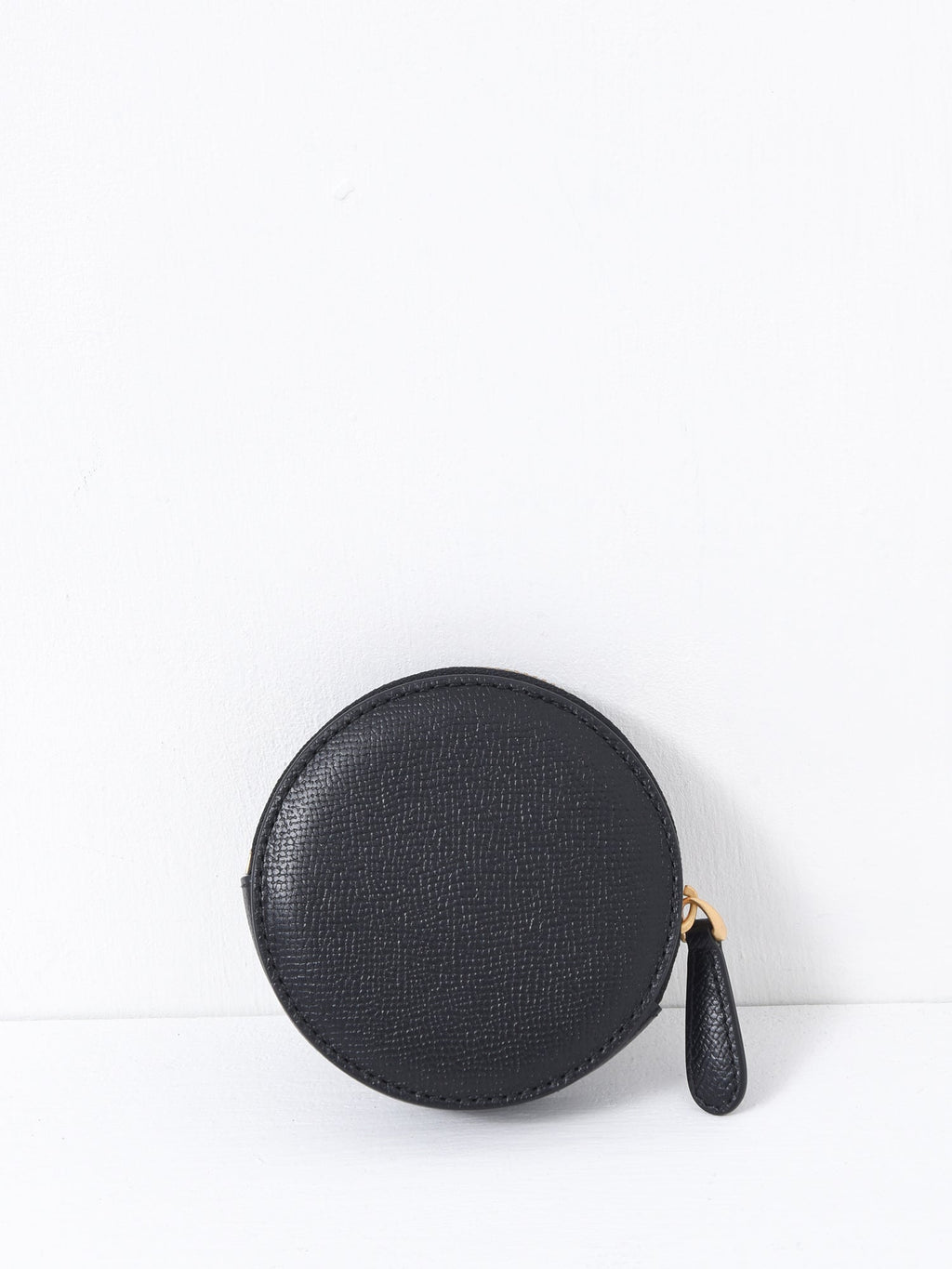 AMI PARIS PARIS ROUND PURSE - BLACK/VIBRATED BRASS