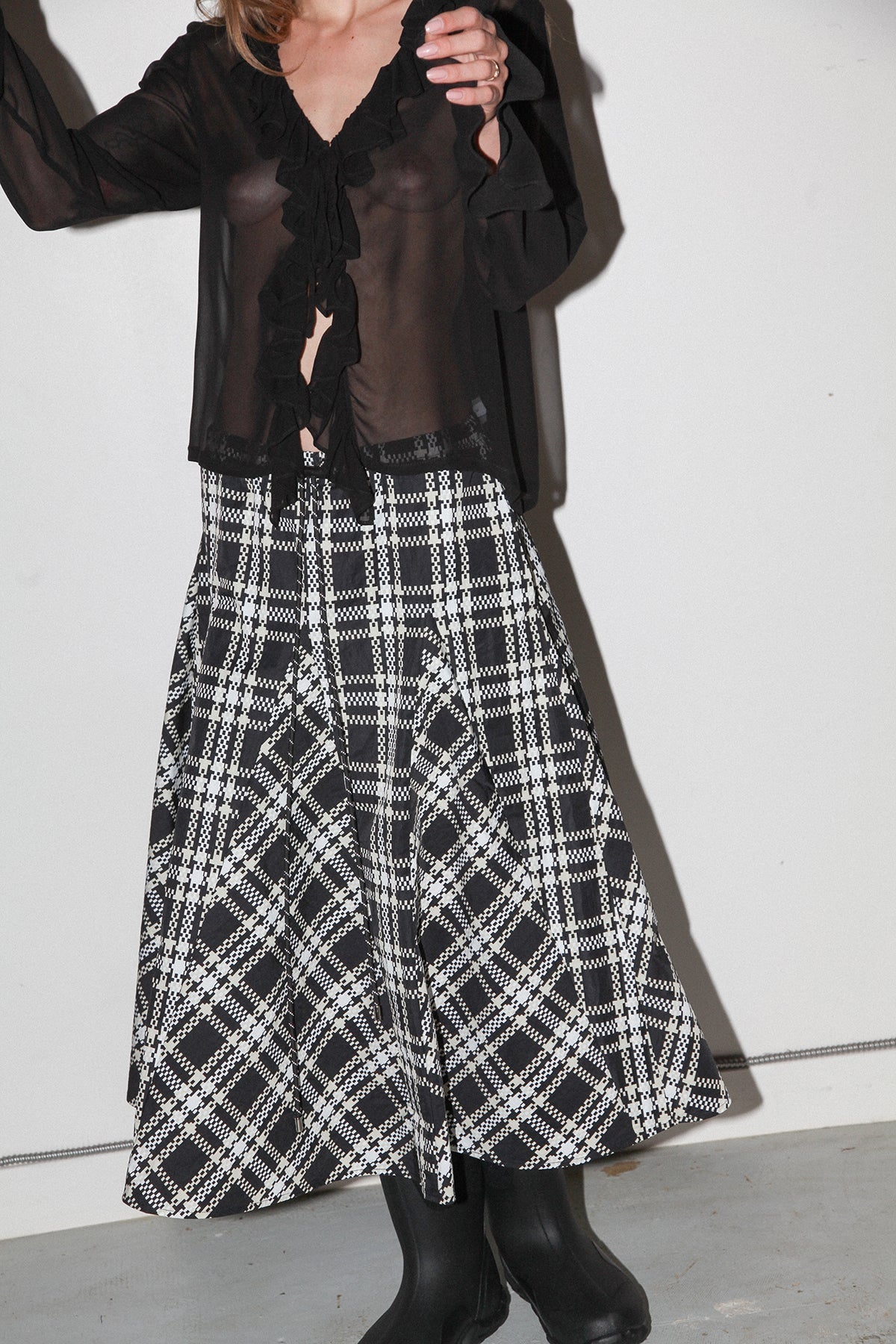 KkCo Plaid Peak Skirt - Black Plaid