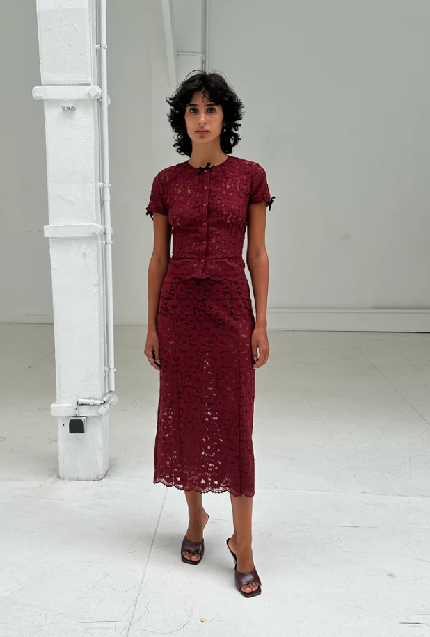 SAEMDI Burgundy Lace Top