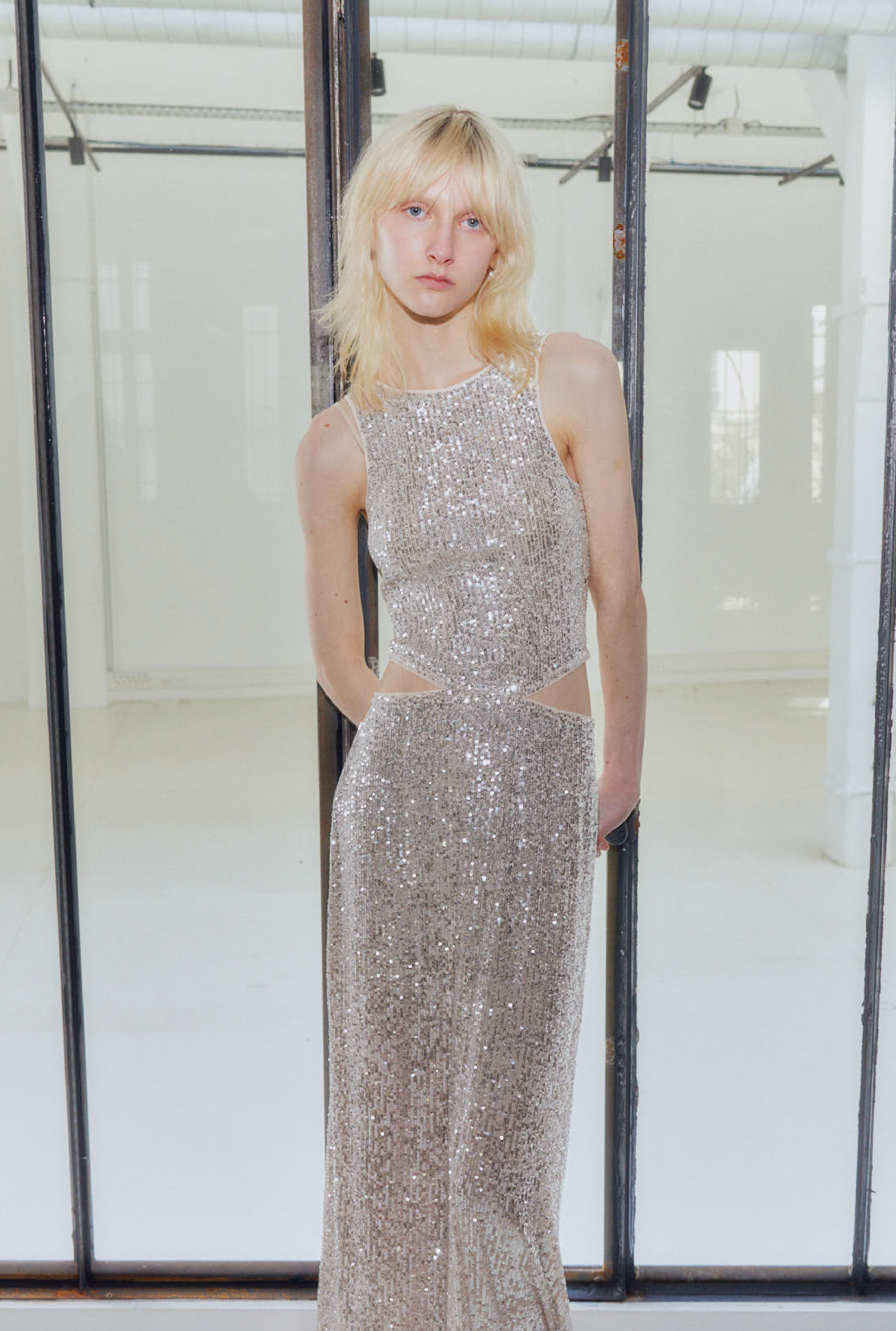 SAEMDI Cut Out Sequin Dress