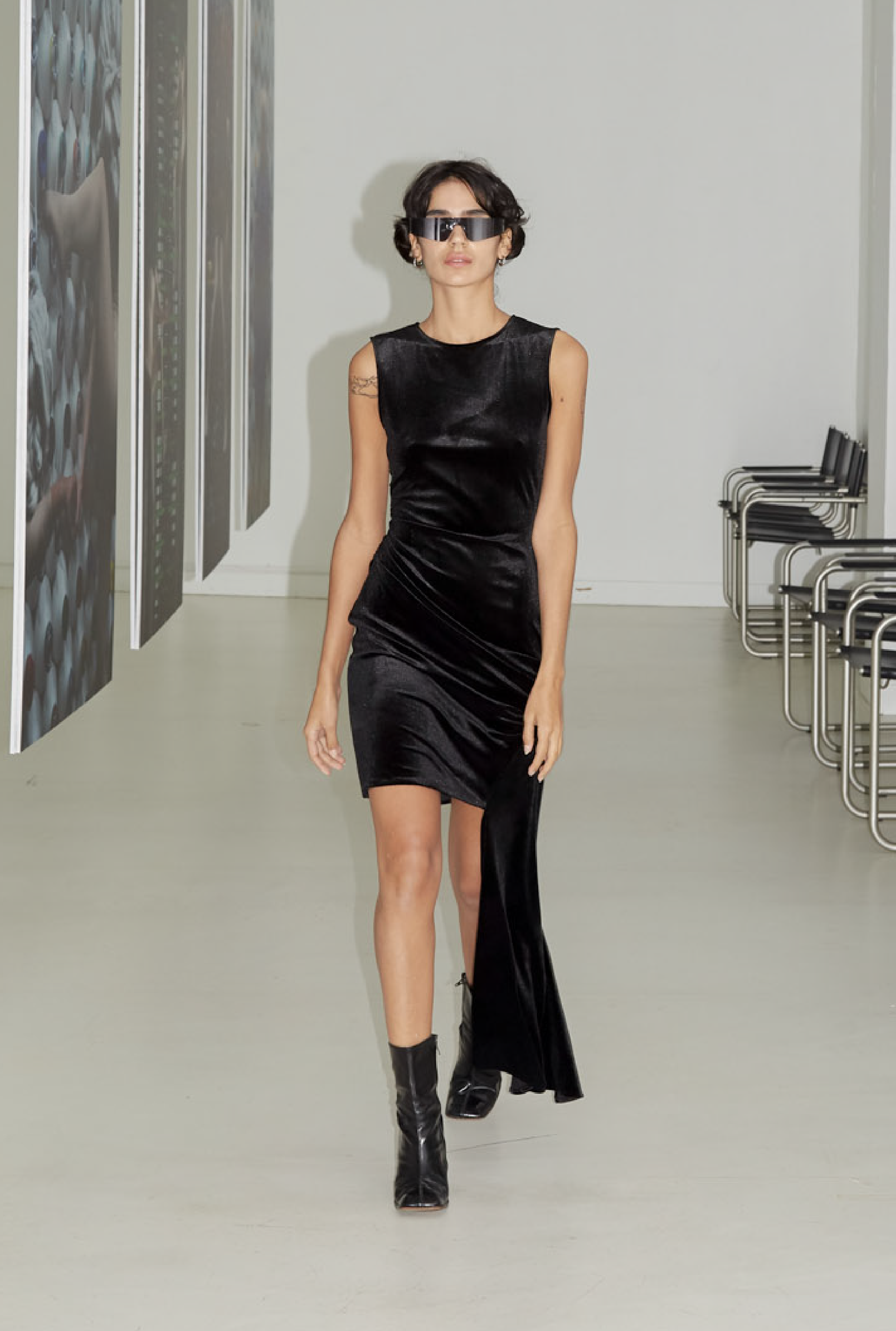 SAEMDI Velvet Side Tail Dress