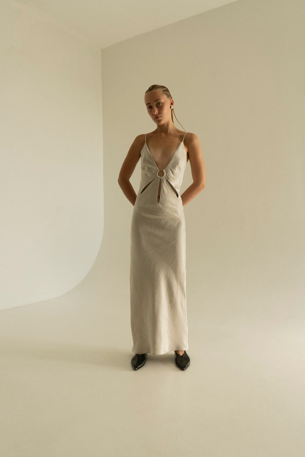 K M by L A N G E Soborna  Viscose Open Back Long Dress - Grey